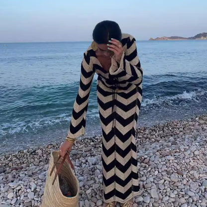 Vestido playero con cordones y estilo moderno para mujer