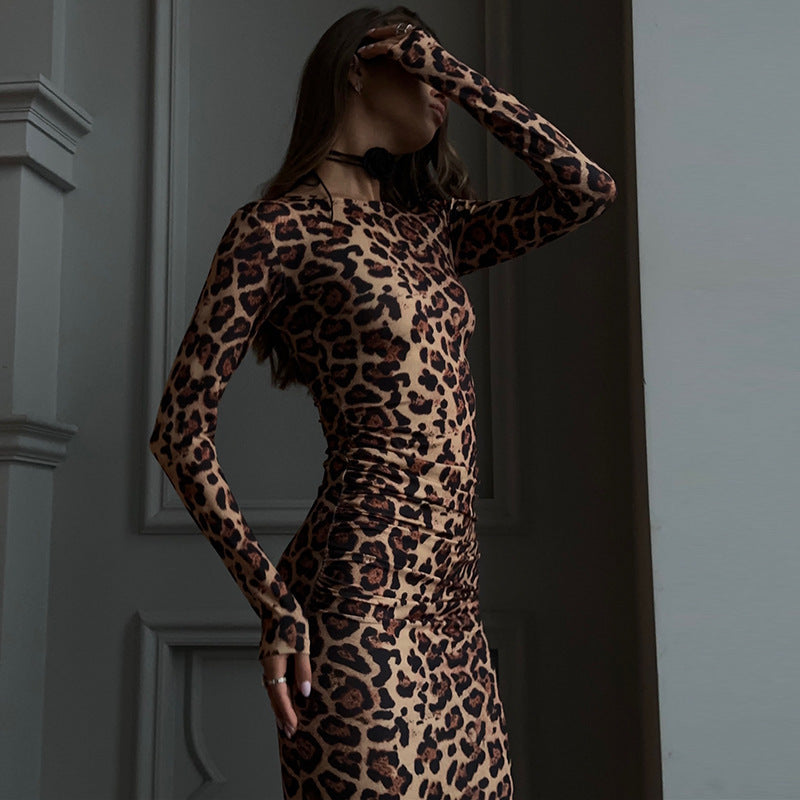 Vestido de mujer con cuello redondo, manga larga y estampado de leopardo