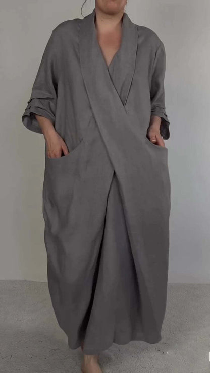 Robe fendue en lin à grandes poches et col en V pour femme