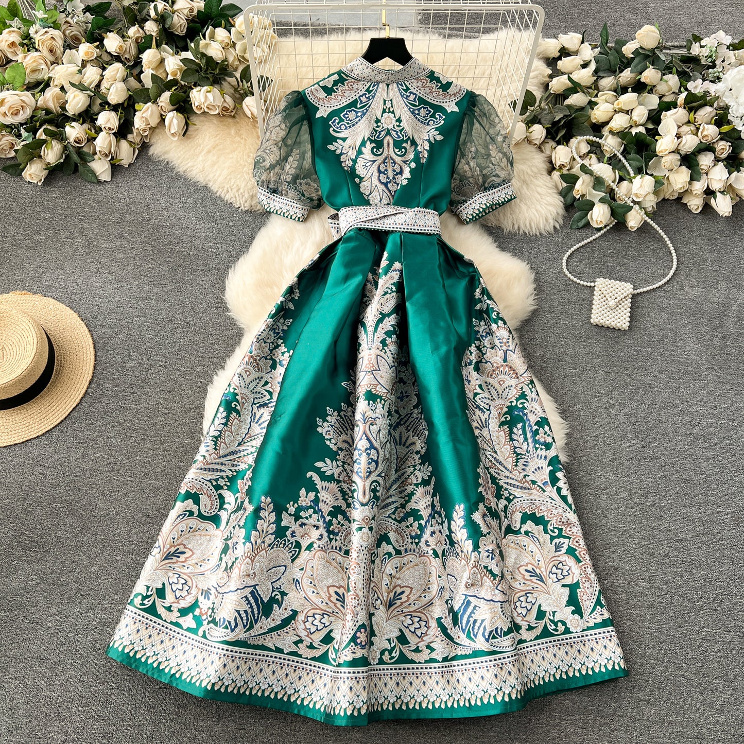 Vestido largo francés ajustado con mangas abullonadas y estampado vintage con cordones