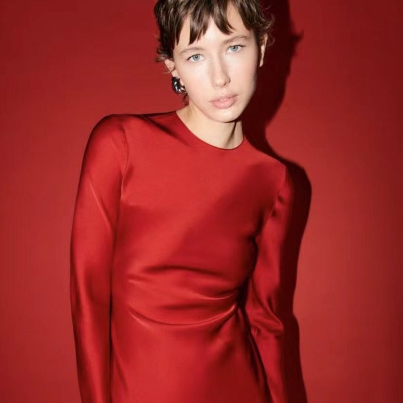 Vestido largo rojo adelgazante con mangas largas y lazo para Navidad