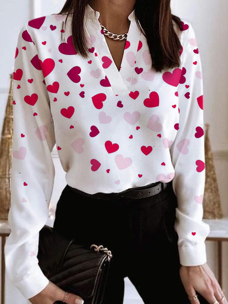 Camisa informal de mujer con cuello en V, manga larga y estampado de corazones