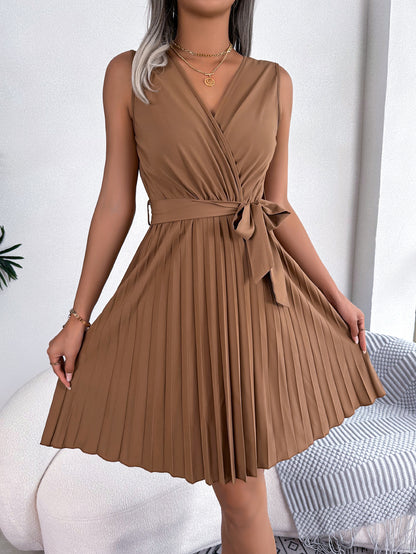 European And American Elegant Cross V-neck Sleeveless Cinched Pleated Dress