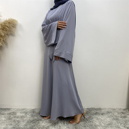 Robe musulmane à lacets de couleur unie en solde au Moyen-Orient à Dubaï