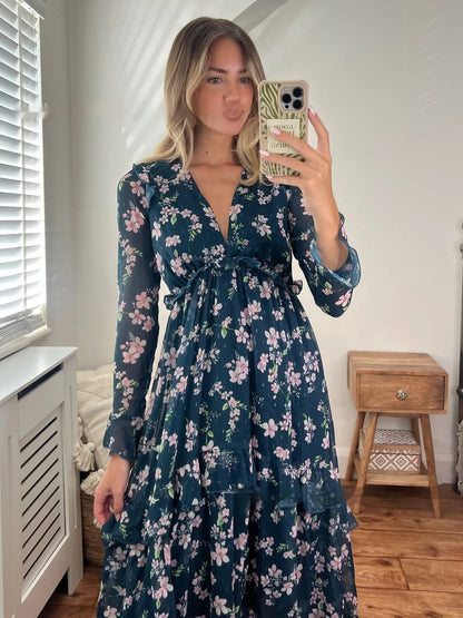 Vestido con escote en V y volantes con cordones para mujer