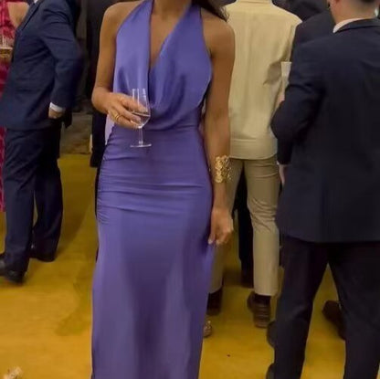 Vestido de satén francés con cuello halter para mujer