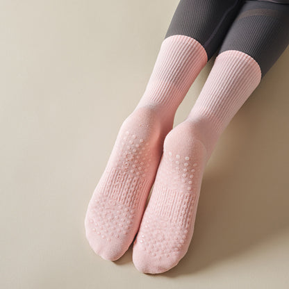 Chaussettes de yoga mi-mollet antidérapantes à semelle en silicone pour femmes