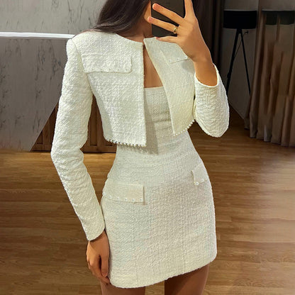 Vestido ajustado con chaqueta de manga larga y parte superior de tubo