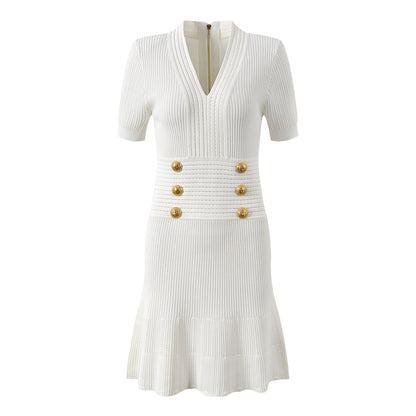 Robe en tricot légère et luxueuse à col en V avec boucle en métal