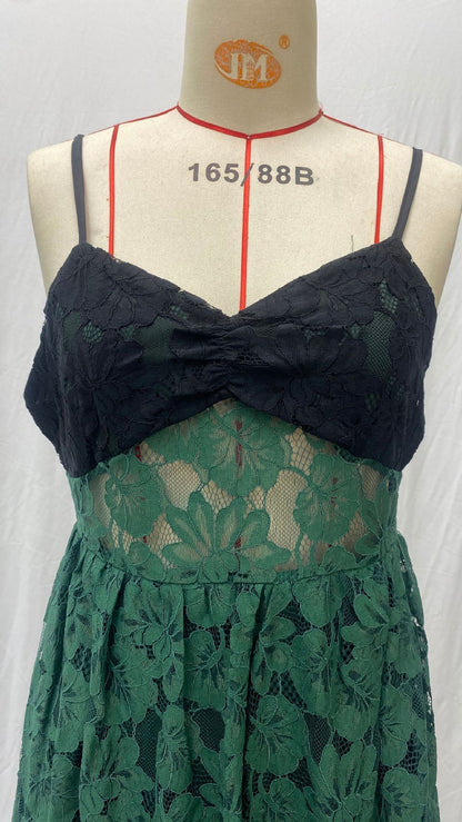 Vestido de mujer con tirantes de encaje verde hueco multicapa