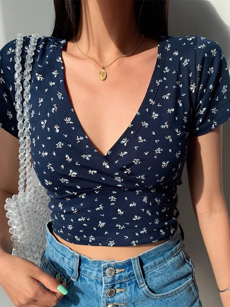 Summer French retro floral V-neck short-sleeved T-shirt Slim slimming wild high waist T-shirt women's top