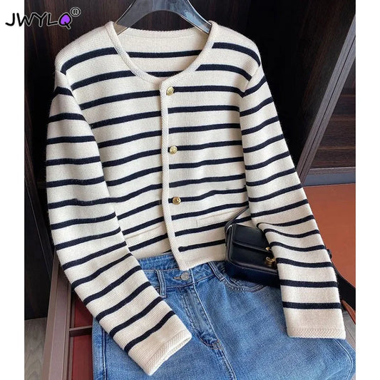 Korean Fashion Sweater Cardigan White Black Striped Knitted Sweater Women 2023 Winter Short Cardigan Long Sleeve Cardigan Female