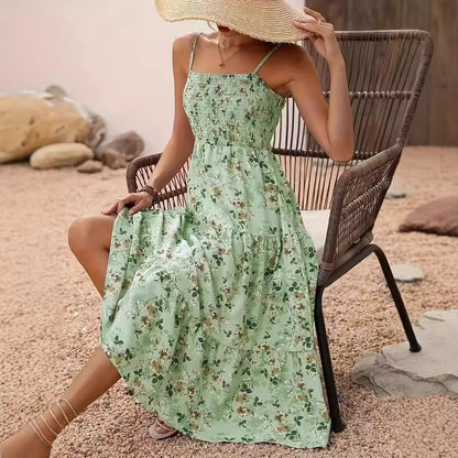 Vestido playero de verano con costuras florales