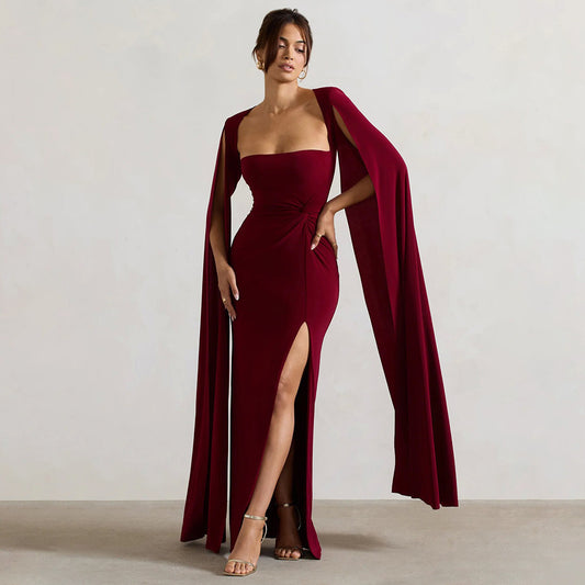 Robe de couleur unie à col carré et manches longues avec fente haute