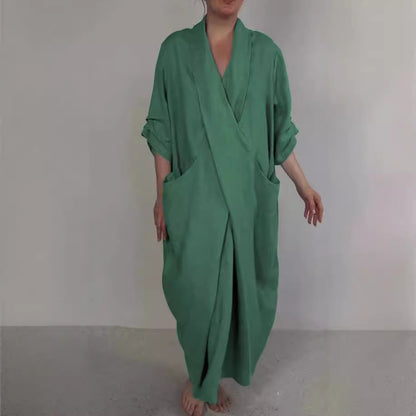 Robe fendue en lin à grandes poches et col en V pour femme