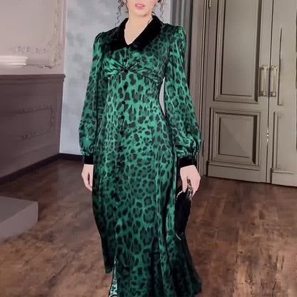 Vestido estampado con cintura recortada y estampado de leopardo