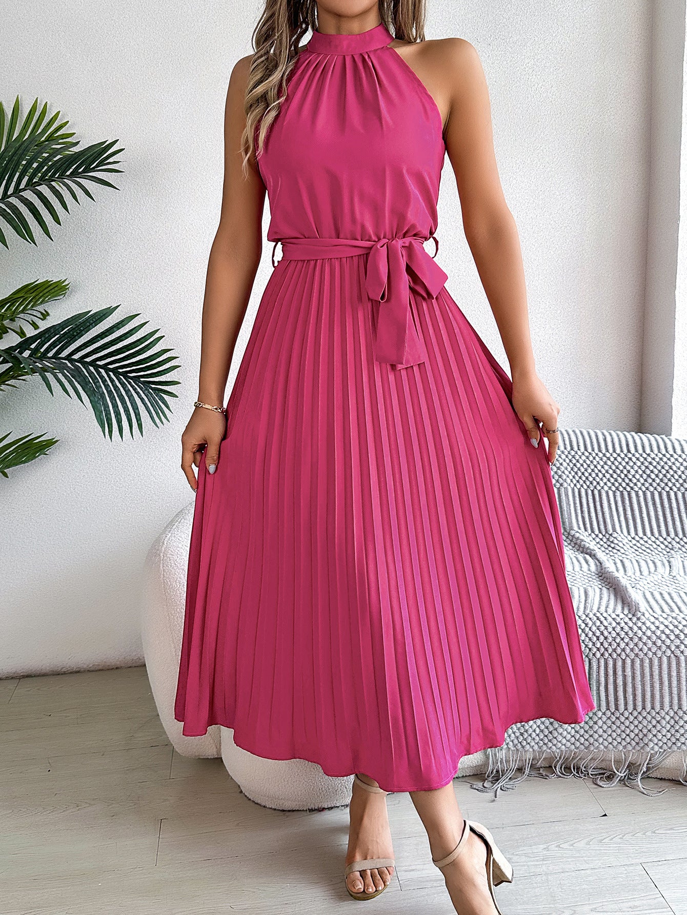 Women's Stand Collar Sleeveless Cinched Pleated Long Dress