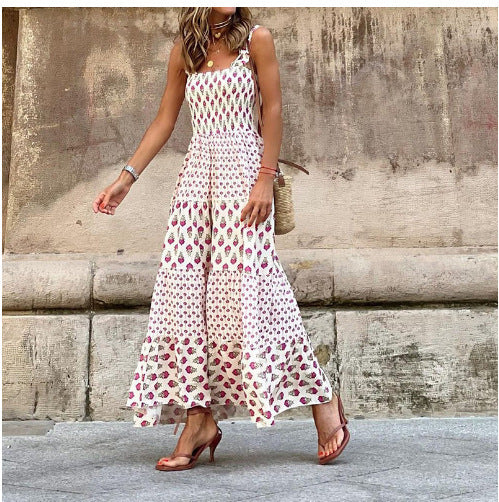 Vestido de mujer de largo medio con estampado bohemio y tirantes