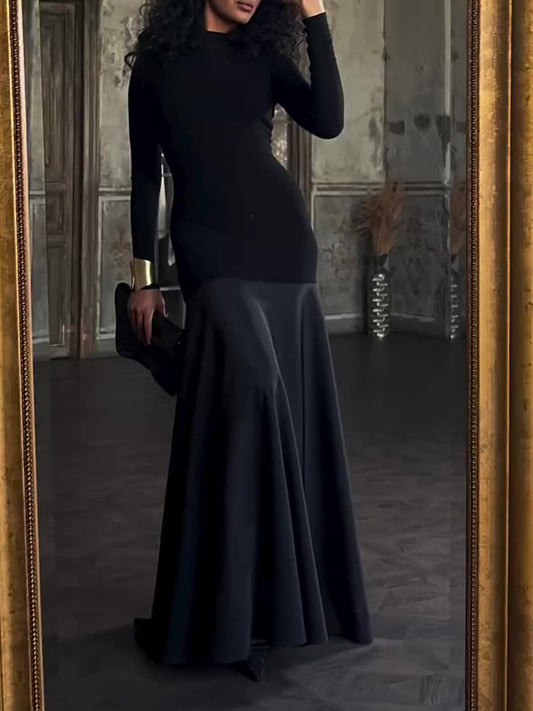 Robe longue à empiècements et manches longues