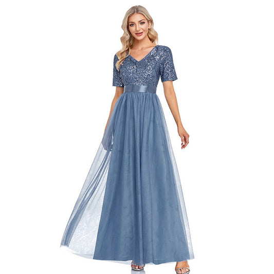 Robe de soirée trapèze en tulle à paillettes et col en V