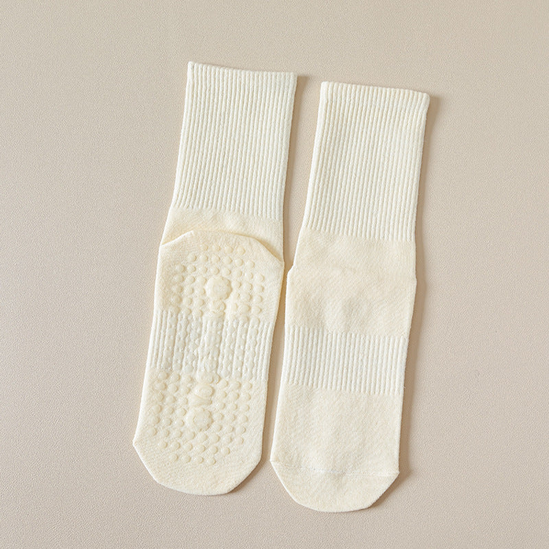 Chaussettes de yoga mi-mollet antidérapantes à semelle en silicone pour femmes