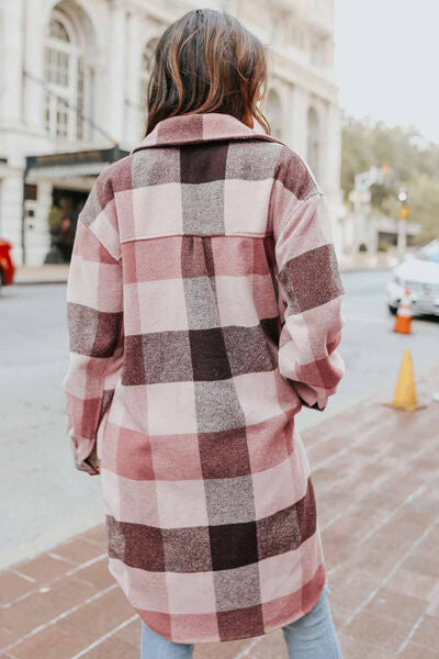 Manteau boutonné à carreaux avec épaules tombantes