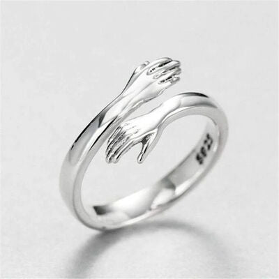 Anillo bypass de plata de ley 925 con forma de abrazo