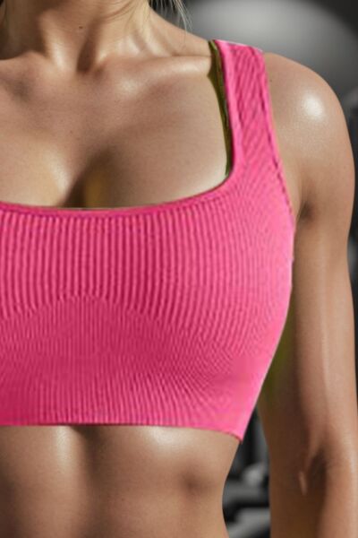 Soutien-gorge actif à larges bretelles et encolure carrée