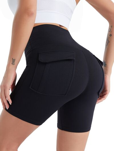 Shorts activos de cintura alta con bolsillos