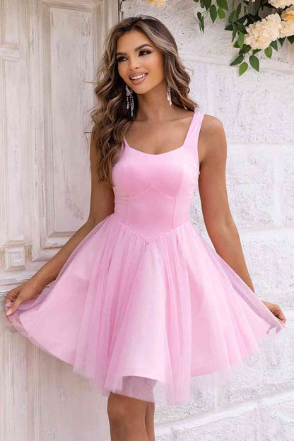 Vestido de malla con tirantes anchos