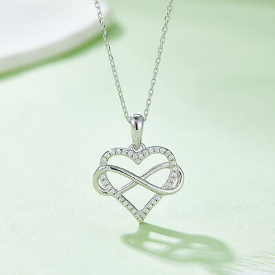 Collar con forma de corazón de plata de ley 925 con moissanita